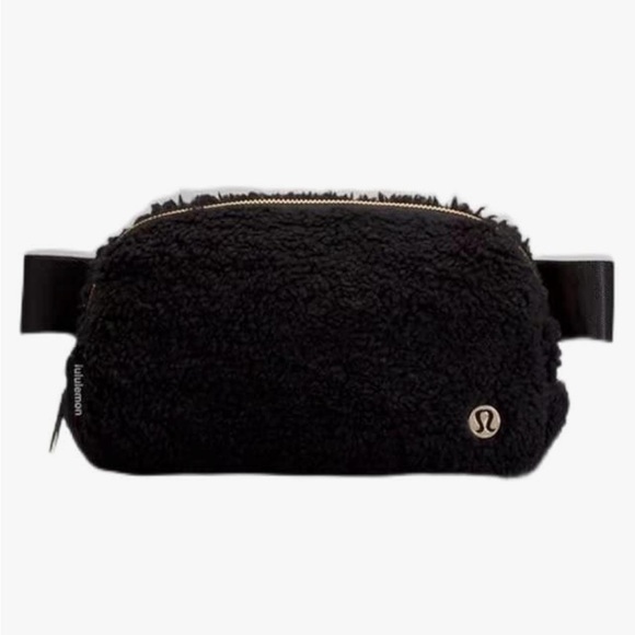 lululemon athletica Handbags - Lululemon Athletica Everywhere Fleece Belt Bag